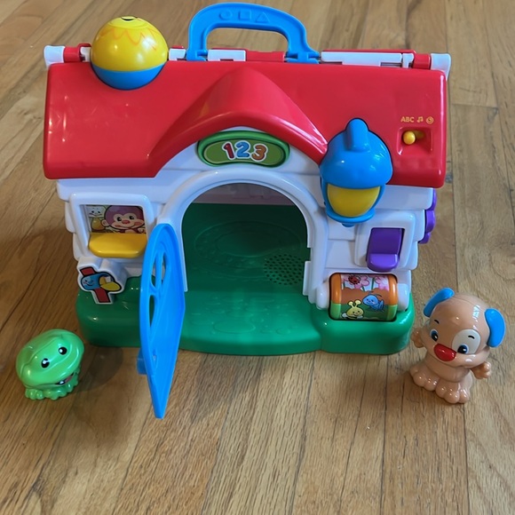 Fisher-Price Laugh & Learn Puppy’s Activity Home Educational Playset is - Picture 3 of 5